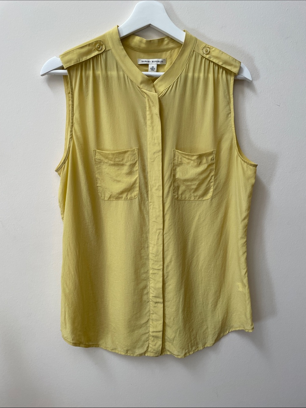 Banana Republic 100% Silk Sleeveless Button-Front Utility Tank in Pale Yellow